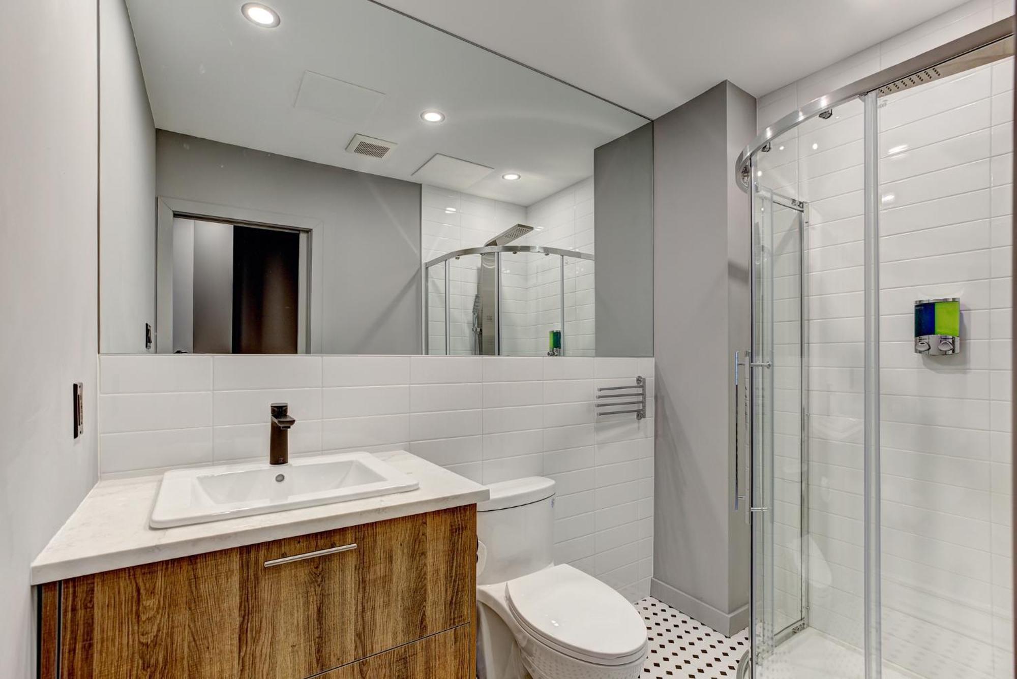 Stanley Court Apartments By Simplissimmo มอนทรีอัล ภายนอก รูปภาพ