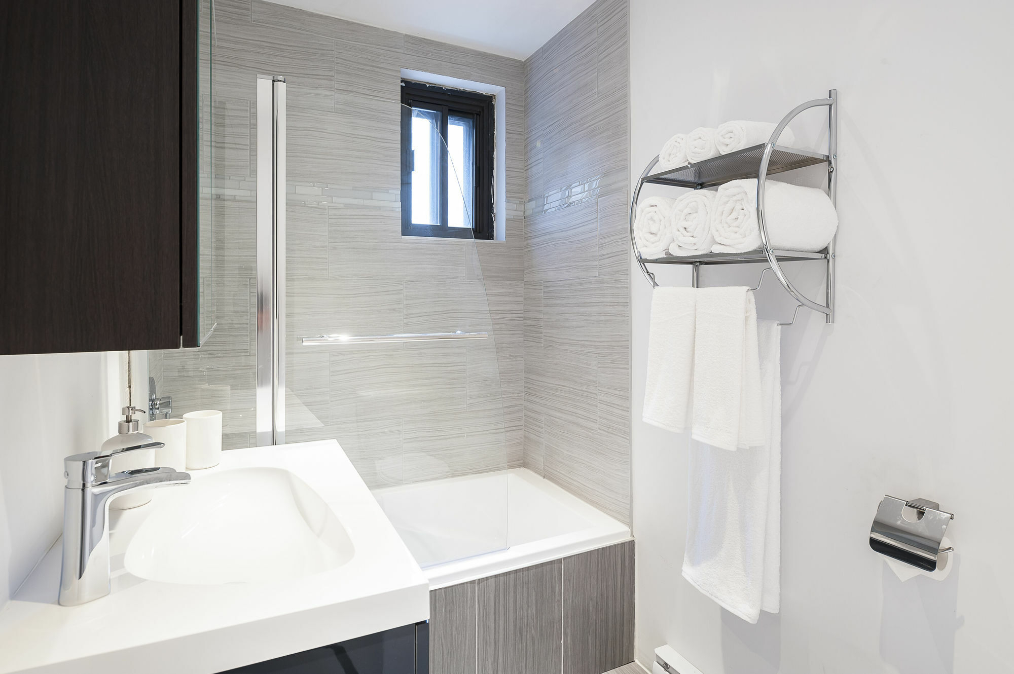 Stanley Court Apartments By Simplissimmo มอนทรีอัล ภายนอก รูปภาพ