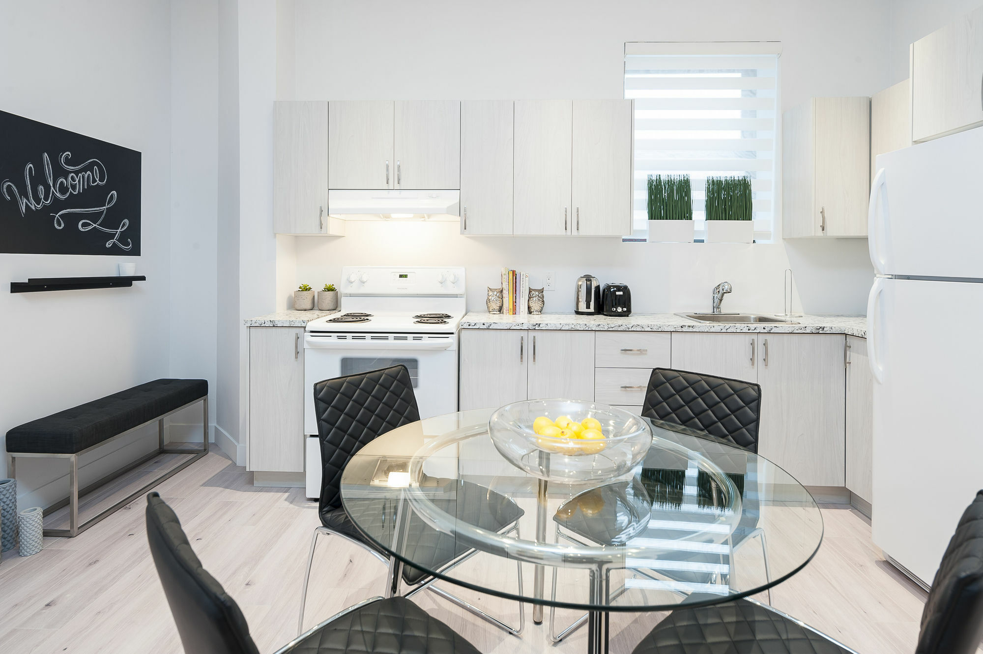 Stanley Court Apartments By Simplissimmo มอนทรีอัล ภายนอก รูปภาพ